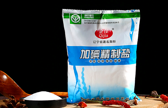 買食鹽時,加碘鹽、低鈉鹽、營養鹽,應該怎么選?以后別再亂買了